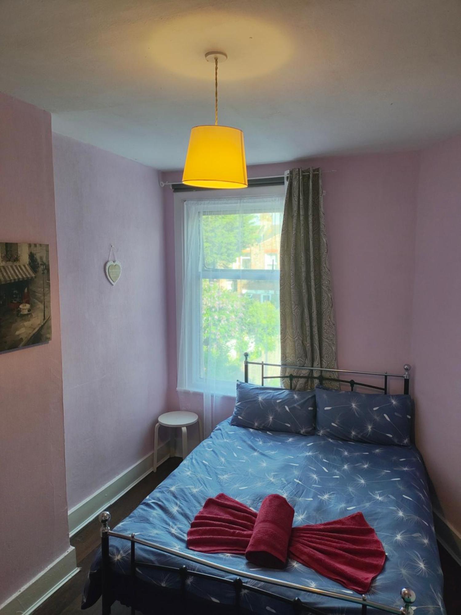 Charming Double Bed Retreat Hotell London Eksteriør bilde